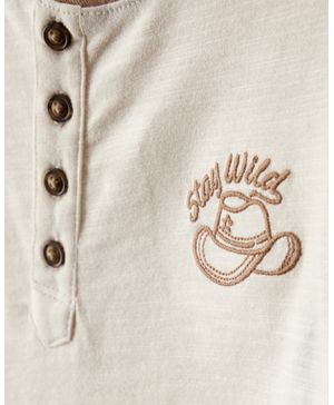 Playera Con Cuello Tipo Henley "Stay Wild" Oshkosh B'Gosh