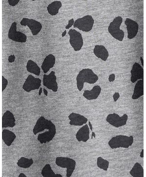 Blusa Con Bolsillo Y Mariposa Leopardo En Gris Carter's