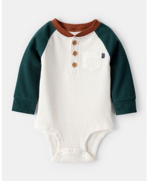 Pañalero Con Cuello Tipo Henley Navideño Oshkosh B'Gosh